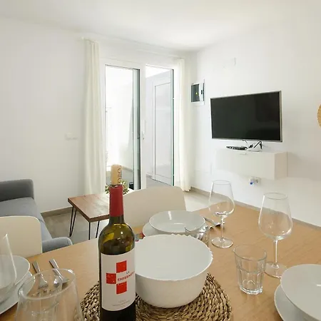 Purple Volcano Apartment, Free Access To The Fariones Sports Center Appartement *